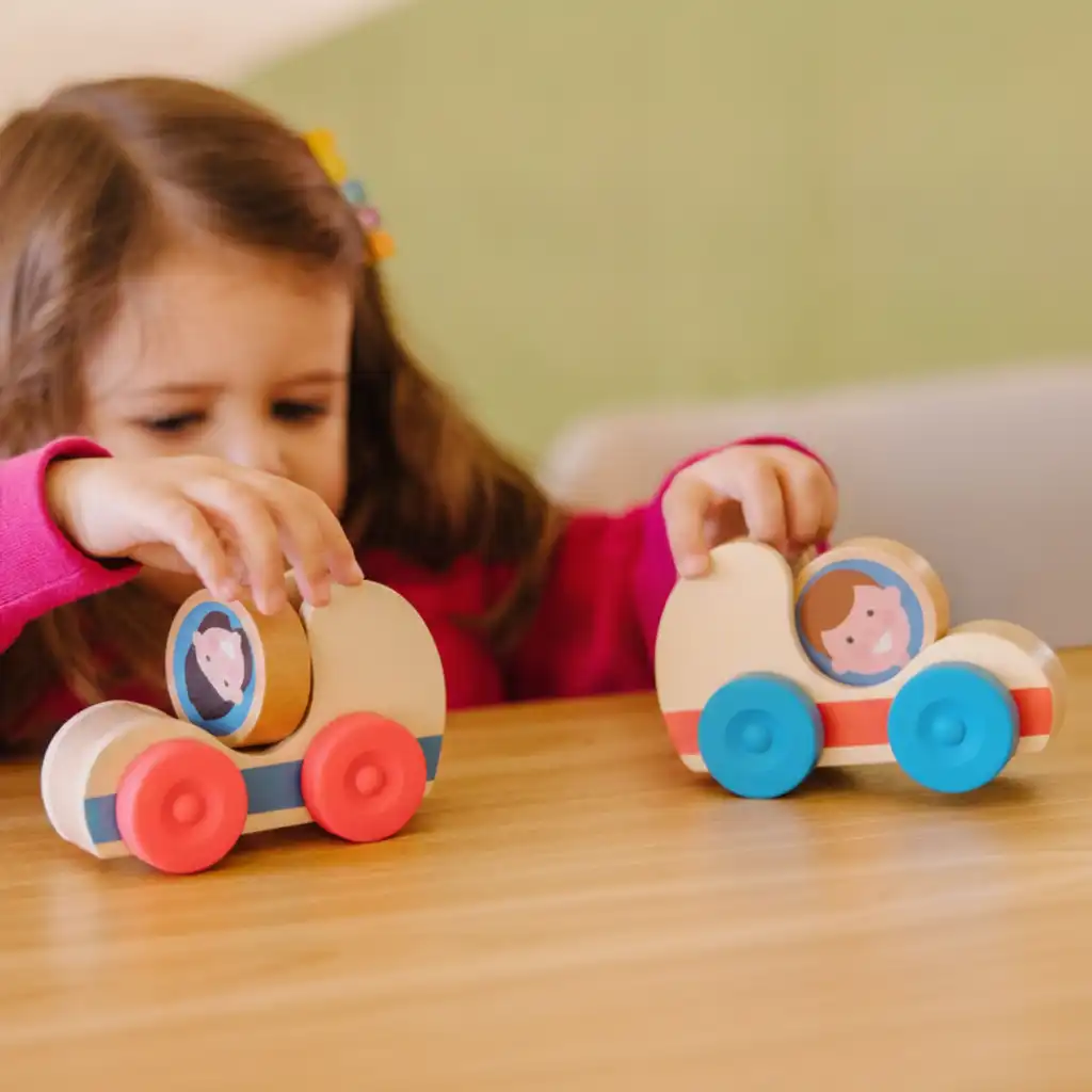 Développez des petites mains habiles à chaque mouvement de la voiture.