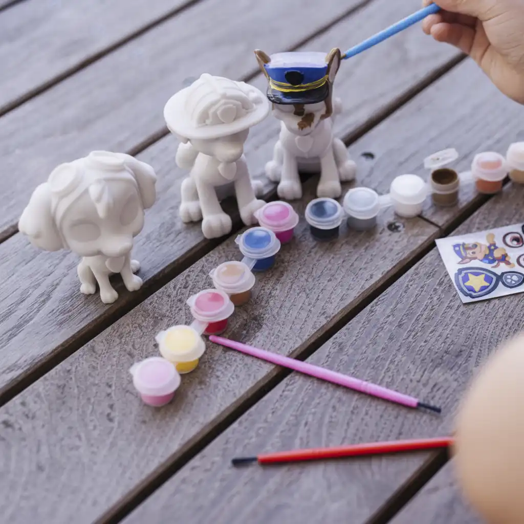 Figurines finement détaillées prêtes pour vos idées créatives.